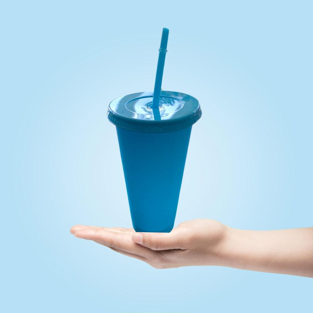 Trinkbecher mit Deckel & Strohhalm in individuellem Design | mit Logos – Bild 2